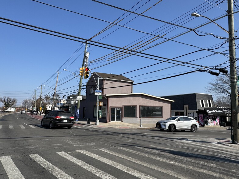 More Photos Of 3990 Hylan Blvd, Staten Island Freestanding For Sale