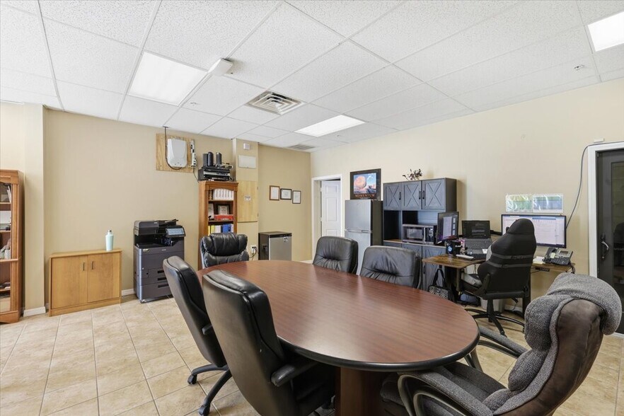 More Photos Of 1220 Biscayne Blvd, Deland Warehouse For Sale