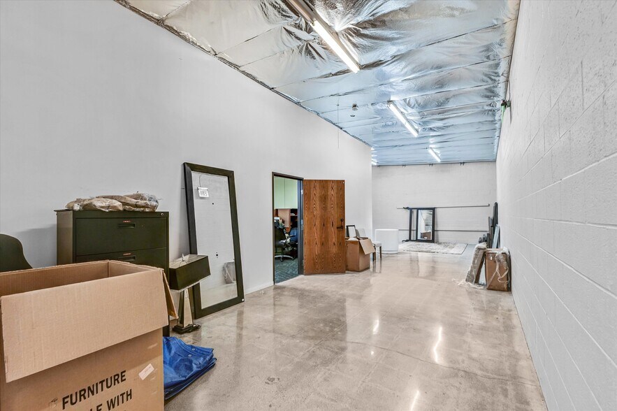 More Photos Of 2320 Cotner Ave, Los Angeles Loft Creative Space For Sale
