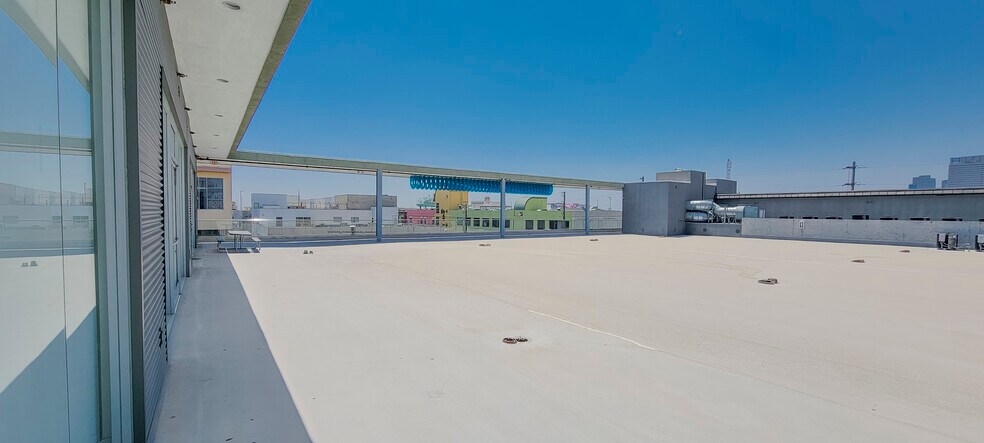 More Photos Of 777 E 10th St, Los Angeles General Retail For Lease