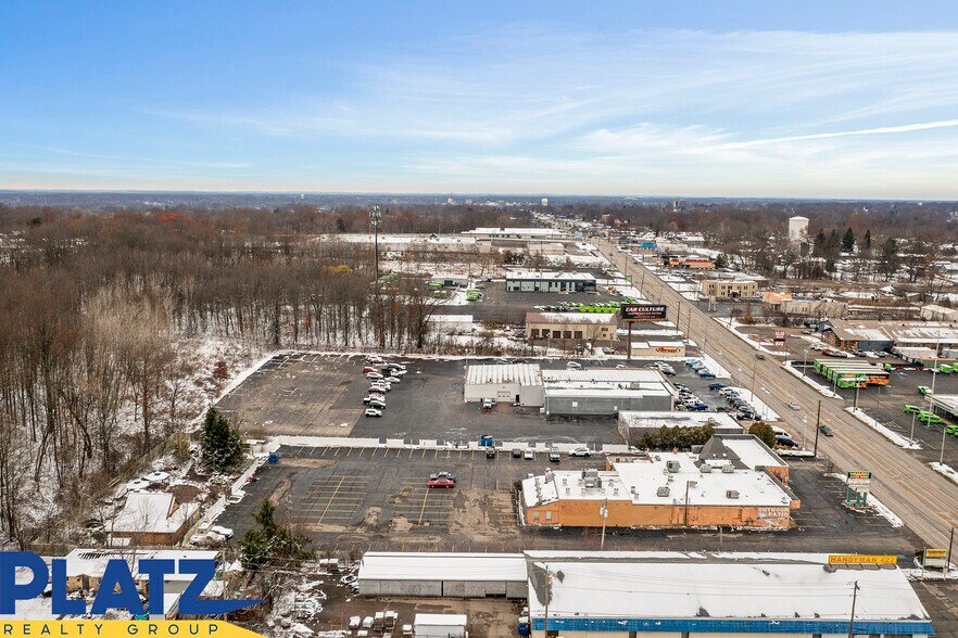 More Photos Of 3864 Youngstown Rd SE, Warren Restaurant For Sale