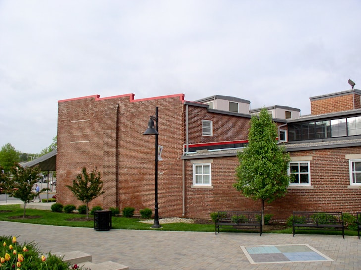 More Photos Of 400 W 7th St, Bloomington Office For Lease