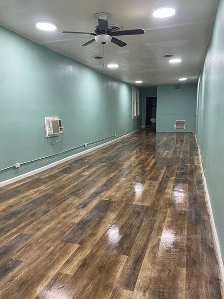 More Photos Of 415 Center St, Taft Storefront For Sale