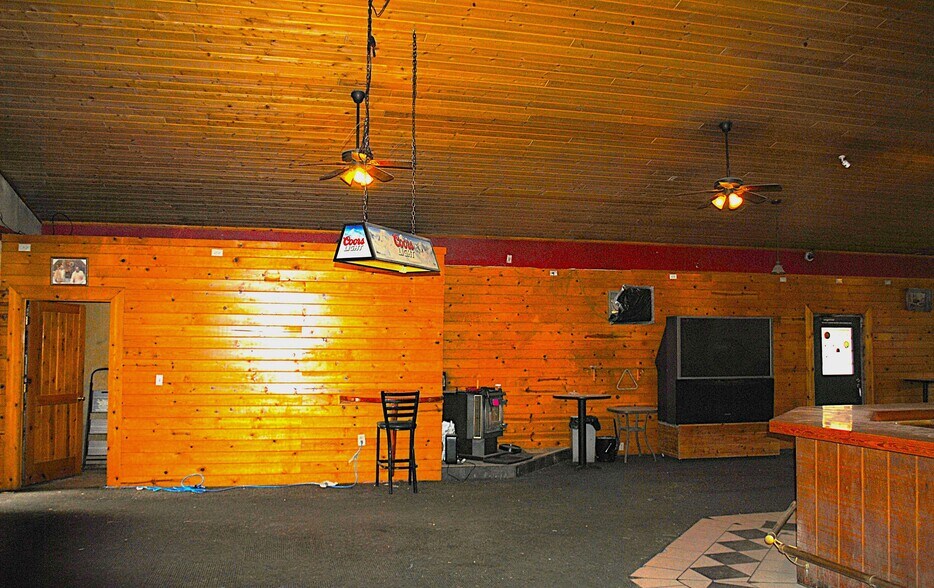 More Photos Of 479 6th Street St, Wells General Retail For Sale
