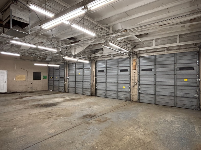 More Photos Of 5240-5250 S Central Ave, Phoenix Auto Dealership For Lease