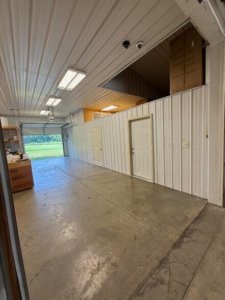 More Photos Of 2414 Batestown Rd, Danville Flex For Sale