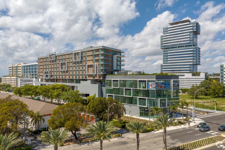 Primary Photo Of 21290 Biscayne Blvd, Aventura Medical For Sale