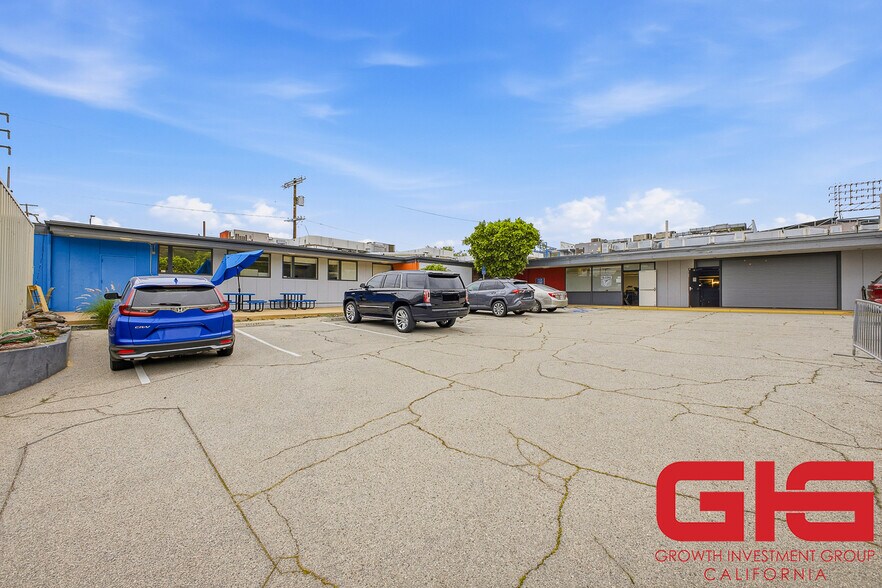 More Photos Of 7330 N Figueroa St, Los Angeles Office For Sale