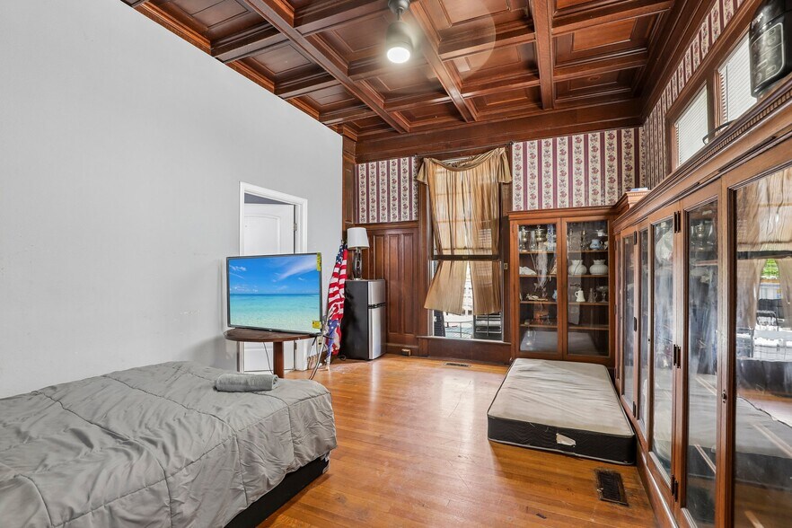 More Photos Of 421 Howard St, San Antonio Hospitality For Sale