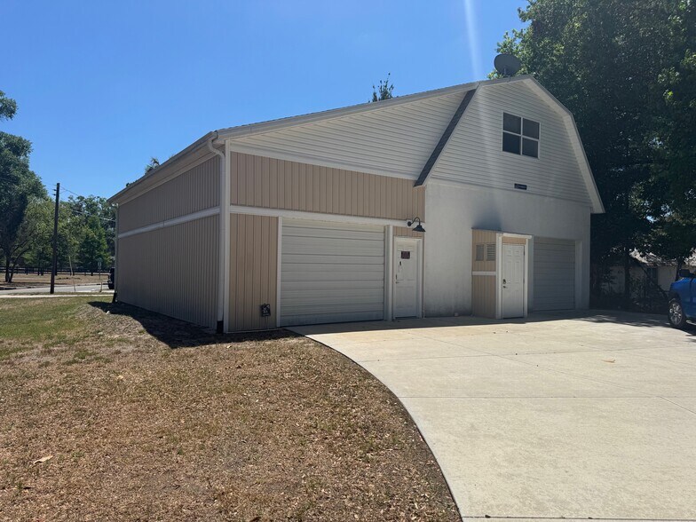 More Photos Of 206 Barwick St, Wildwood Office Residential For Sale