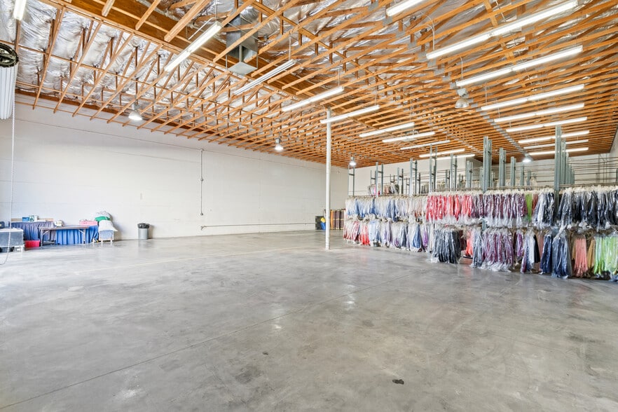 More Photos Of 5024 Cecile Ave, Las Vegas Warehouse For Sale