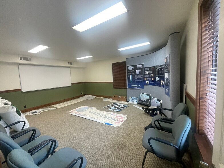 More Photos Of 5559 William Penn Hwy, Alexandria Warehouse For Sale