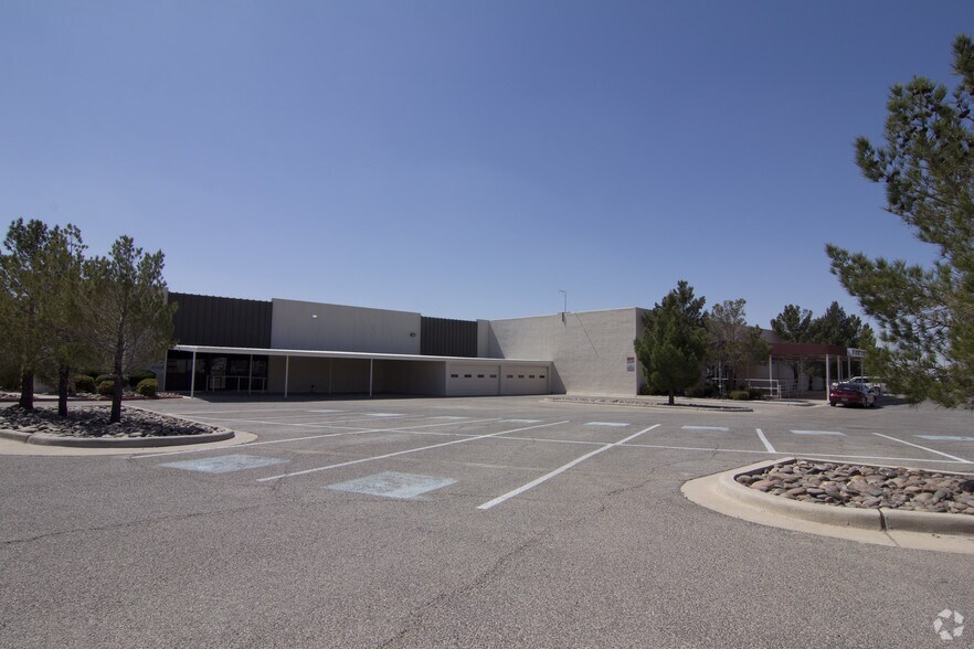 More Photos Of 12100 Esther Lama Dr, El Paso Warehouse For Sale