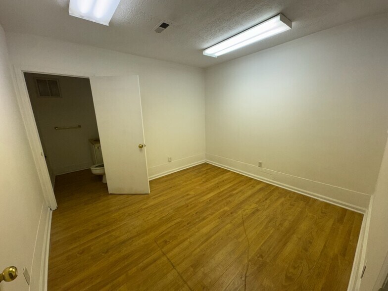 More Photos Of 1415 Cleveland Ave SW, Roanoke Warehouse For Lease