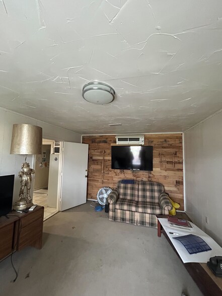 More Photos Of 3687 Kaiser Rd rd, Kaiser Flex For Lease