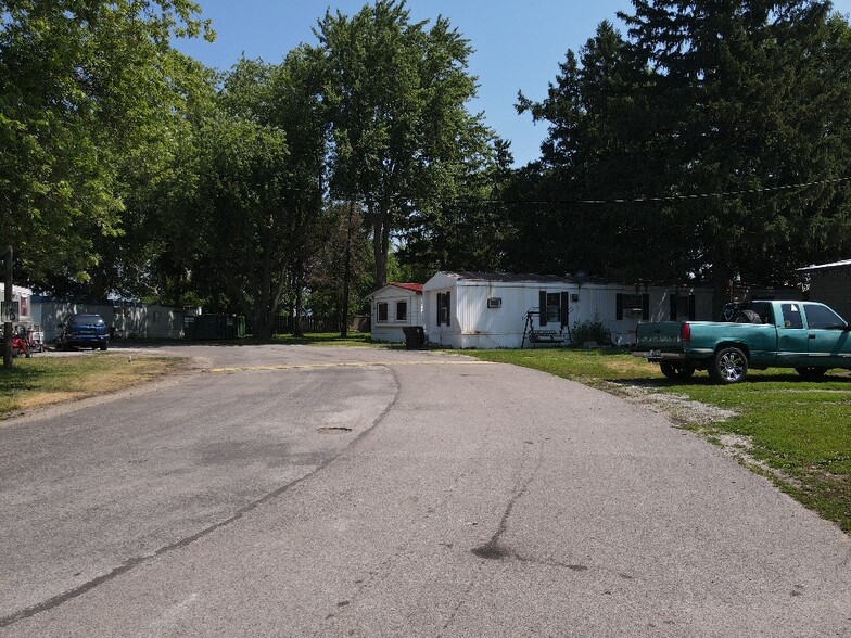 More Photos Of 1 Mahoning Ave, Rantoul Multifamily For Sale