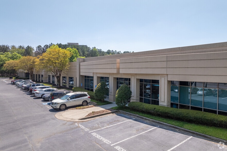 More Photos Of 2435 Commerce Ave, Duluth Unknown For Lease