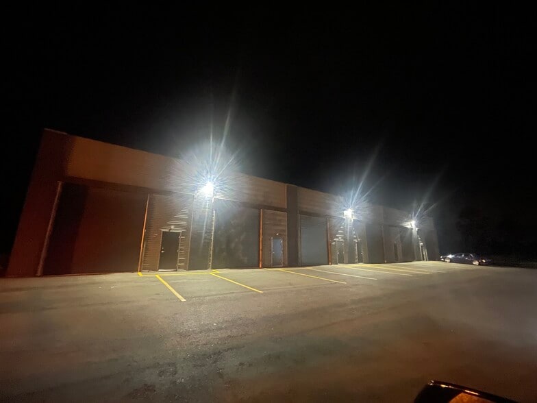 More Photos Of 6935 Big Lake Rd, Lake Charles Flex For Lease