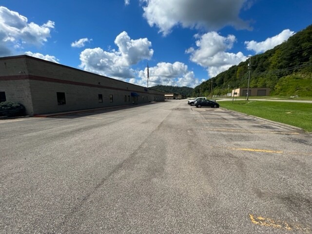 More Photos Of 5000 Elk River Rd S, Elkview Unknown For Lease