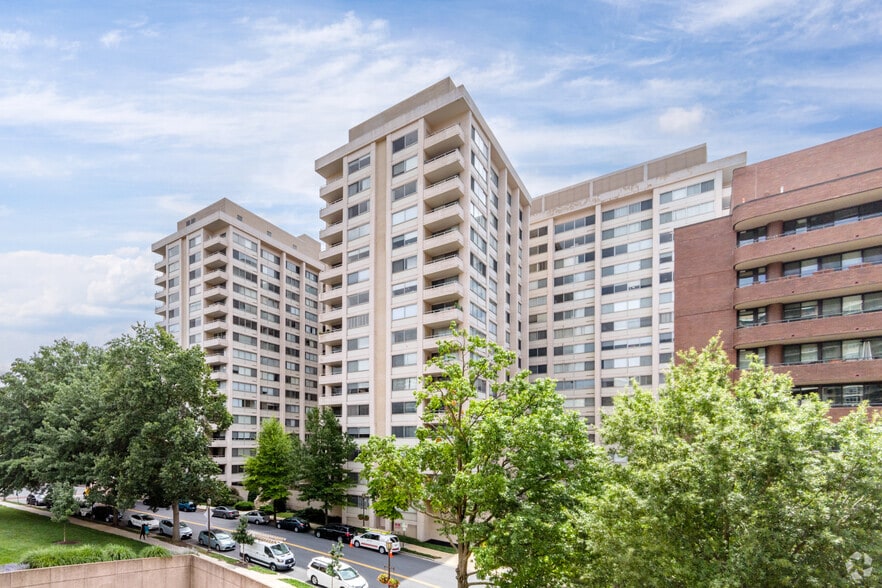 More Photos Of 4500 N Park Ave, Chevy Chase Apartments For Sale