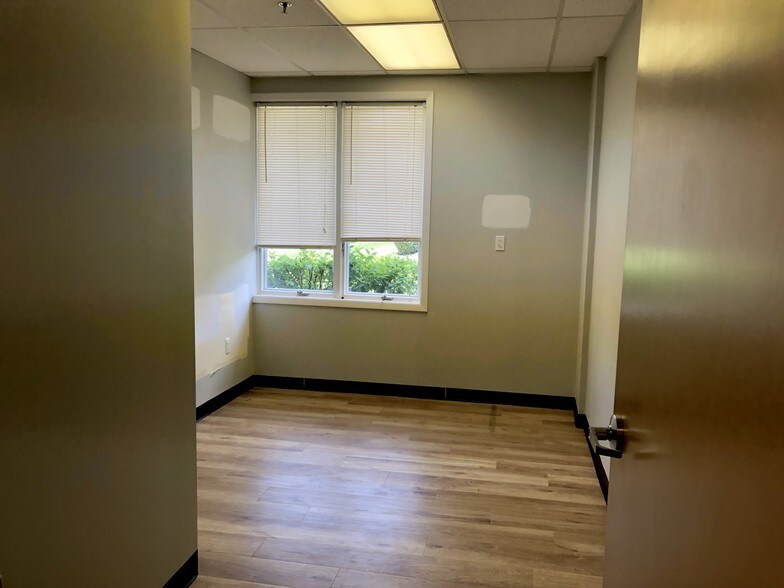 More Photos Of 1255 Whitehorse Mercerville Rd, Hamilton Unknown For Lease