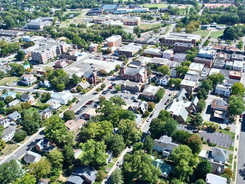 More Photos Of 9327 Main St, Manassas Office For Lease