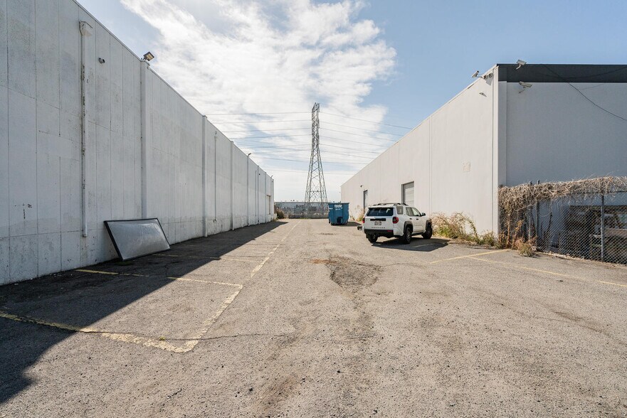 More Photos Of 1500 E Cerritos Ave, Anaheim Manufacturing For Lease