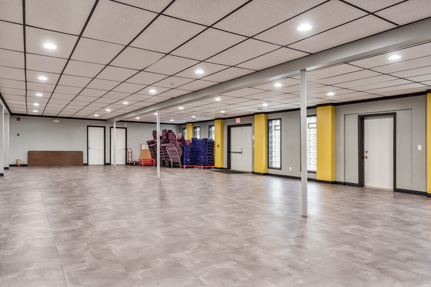 More Photos Of 4312 20th St, Rockford Religious Facility For Sale