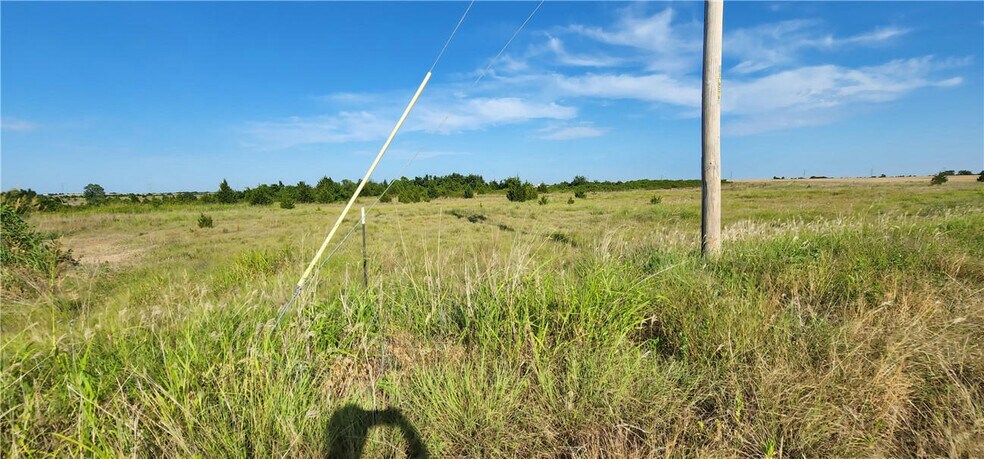 More Photos Of 120 Highway 74, Guthrie Flex For Sale