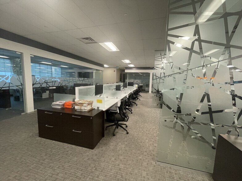 More Photos Of 27 Fasken Dr, Toronto Office For Sale