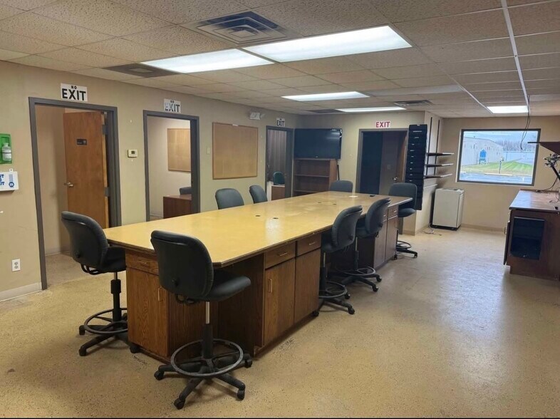 More Photos Of 3000 Industrial Dr, Freeport Refrigeration Cold Storage For Sale