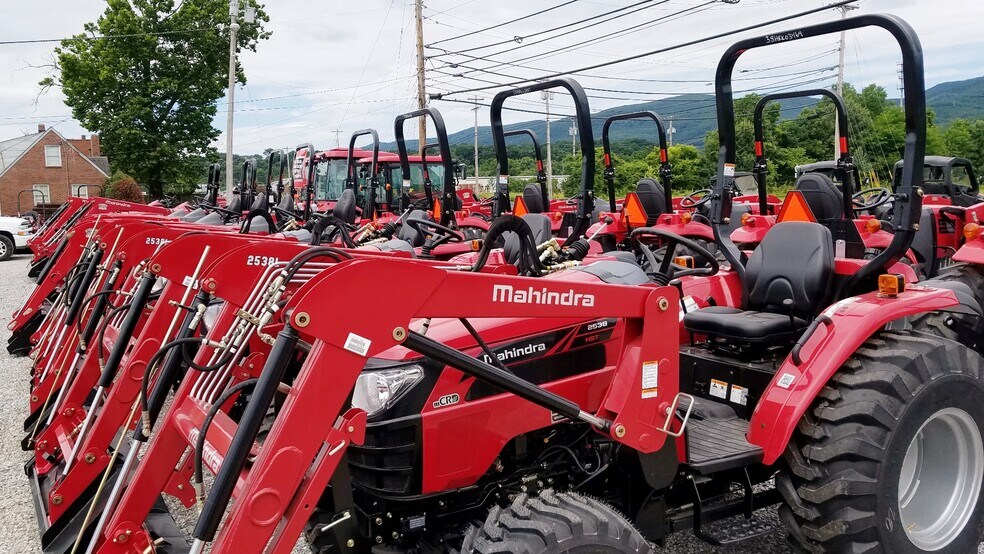 More Photos Of 3954 W Main St, Salem Freestanding For Sale