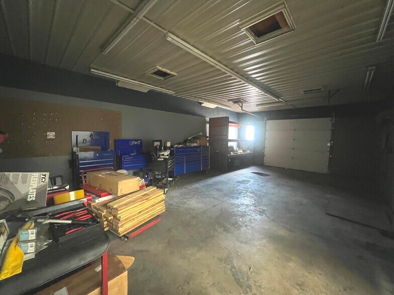 More Photos Of 380 S Main St, De Graff Light Manufacturing For Sale