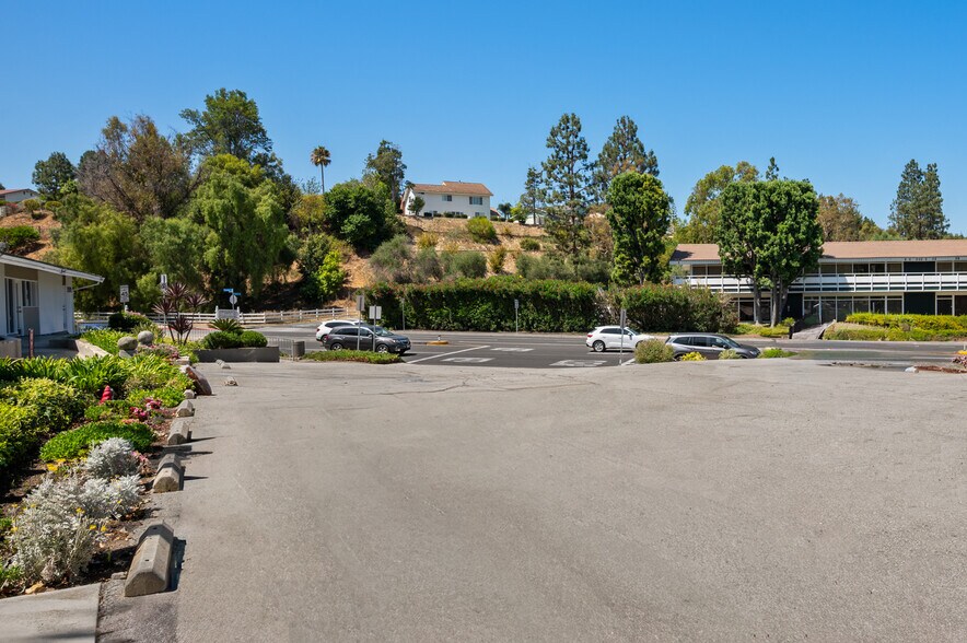 More Photos Of 26510-26516 Crenshaw Blvd, Rolling Hills Medical For Lease