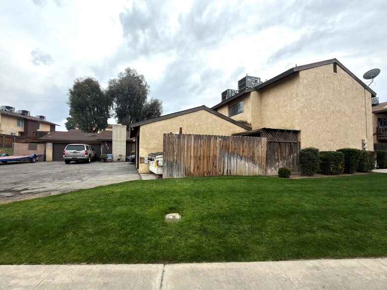 More Photos Of 4412 Isla Verde St, Bakersfield Multifamily For Sale