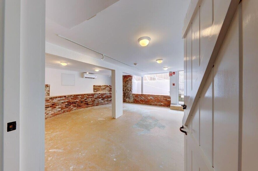 More Photos Of 313 Main St, Wellfleet Storefront Retail Residential For Sale