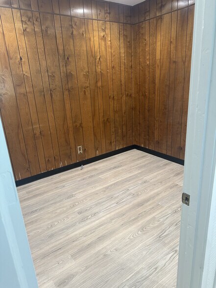 More Photos Of 11420 N Woodside Ave, Santee Warehouse For Lease