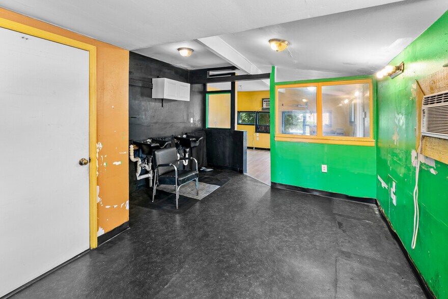 More Photos Of 4118 Augusta Rd, Savannah Freestanding For Sale