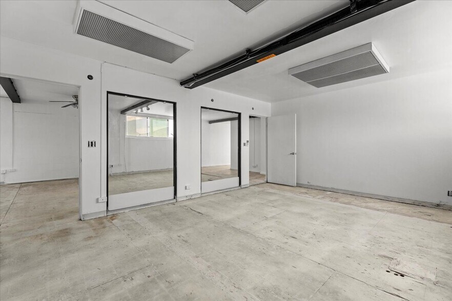 More Photos Of 207 S Flower St, Burbank Office Residential For Lease