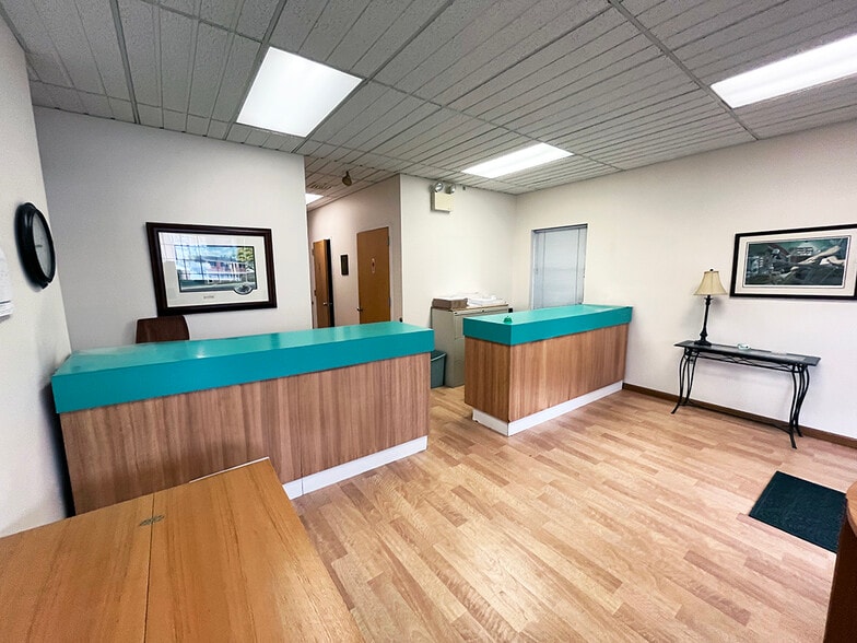 More Photos Of 261 E Main St, Newark Office For Lease