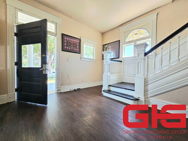 More Photos Of 695 N Main St, Pomona Apartments For Sale