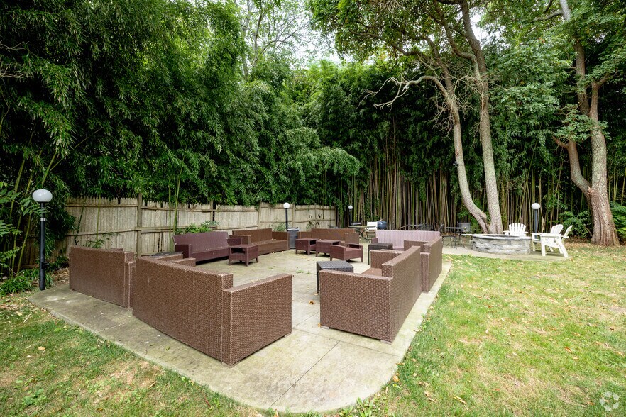 More Photos Of 1399 Main Road, Riverhead Hotel For Sale