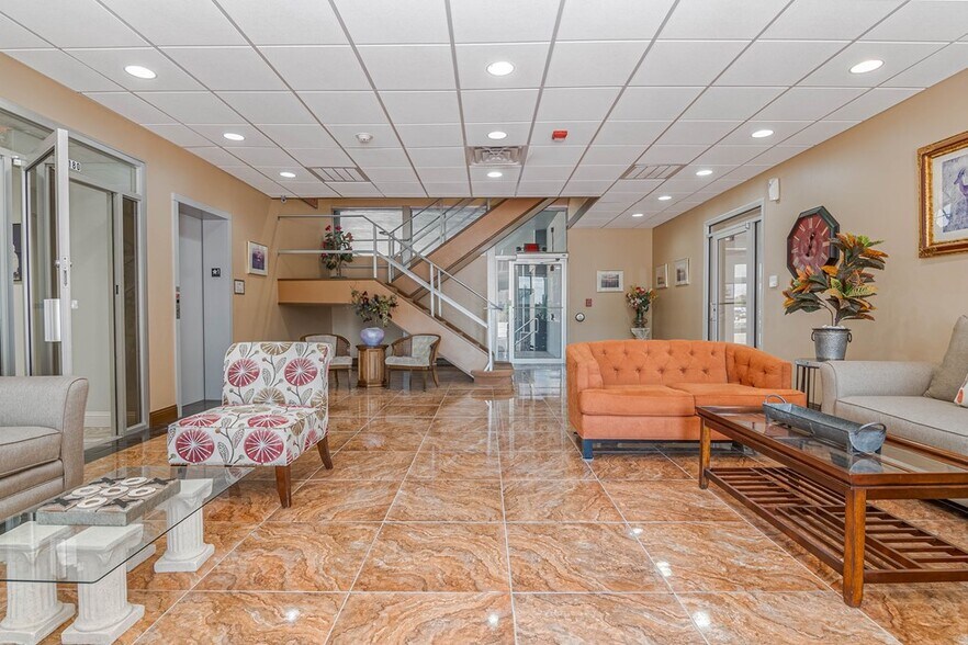 More Photos Of 200 W Illinois Ave, Midland Office For Sale