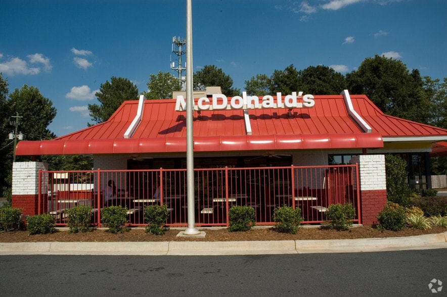 More Photos Of 1015 S Cobb Dr SE, Marietta Fast Food For Lease