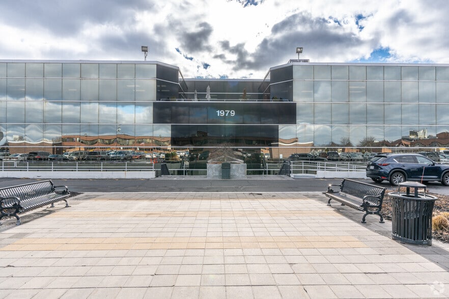 More Photos Of 1979 Marcus Ave, Lake Success Coworking Space