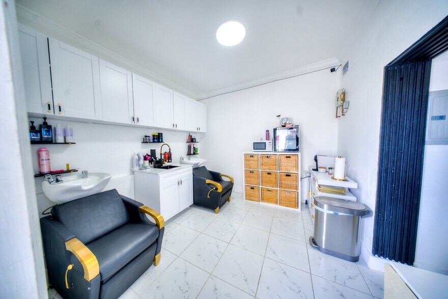 More Photos Of 6471 SW 8th St, West Miami General Retail For Sale