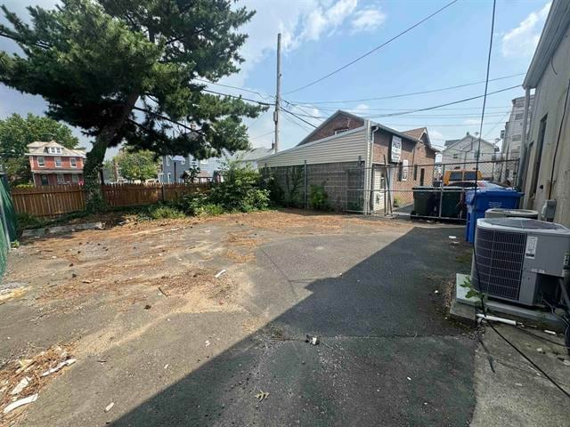 More Photos Of 100 Main St, Woodbridge General Retail For Lease