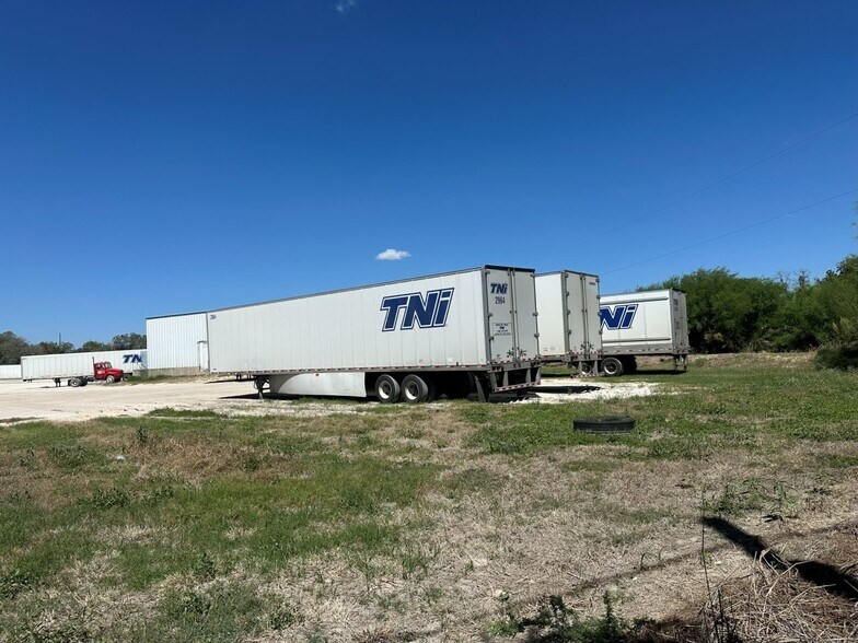 More Photos Of 201 Farley Ln, Del Rio Unknown For Lease