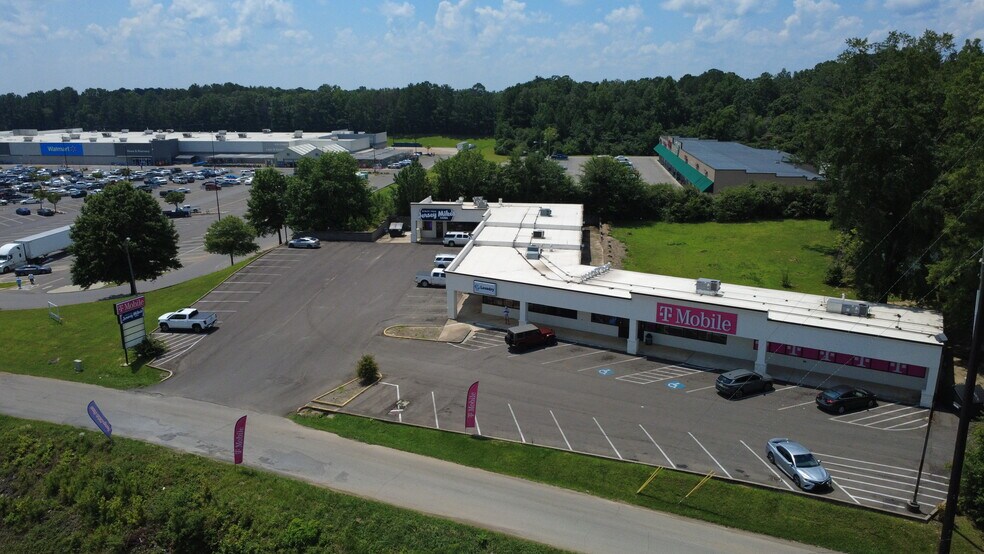 More Photos Of 1635 Pediatric Dr, Jasper Storefront For Lease