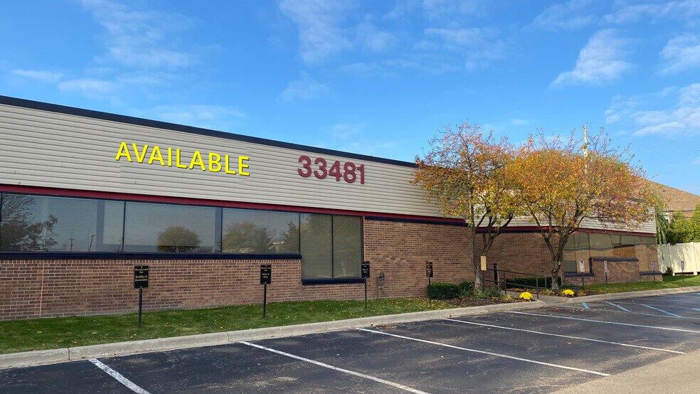 More Photos Of 33481 W 14 Mile Rd, Farmington Hills Office For Sale